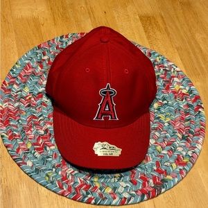 Men’s Official Major League Baseball Los Angeles Angels hat in red, Brand New